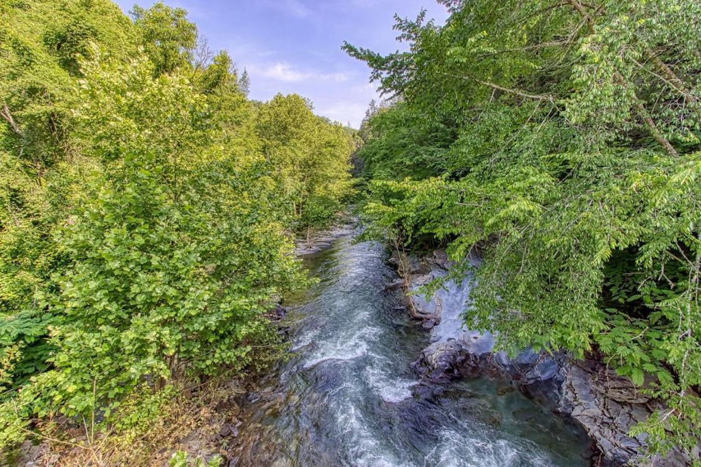 River Song, Near River, Hot Tub, Foosball, Wifi 1089 Free Tickets Each Paid Day, Dollywood And More Sevierville Kültér fotó