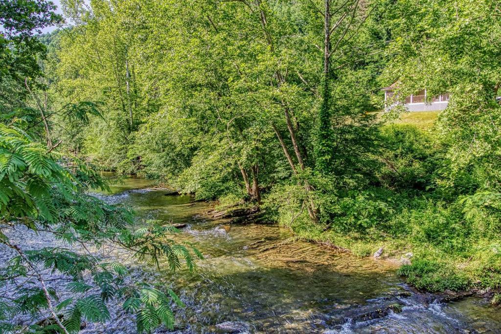 River Song, Near River, Hot Tub, Foosball, Wifi 1089 Free Tickets Each Paid Day, Dollywood And More Sevierville Kültér fotó