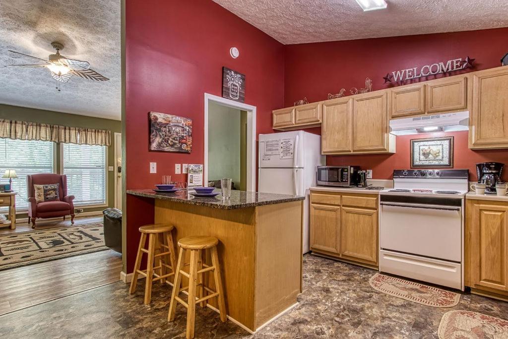 River Song, Near River, Hot Tub, Foosball, Wifi 1089 Free Tickets Each Paid Day, Dollywood And More Sevierville Kültér fotó