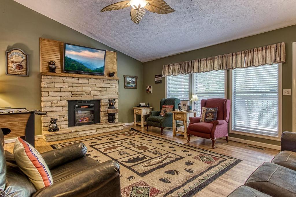 River Song, Near River, Hot Tub, Foosball, Wifi 1089 Free Tickets Each Paid Day, Dollywood And More Sevierville Kültér fotó