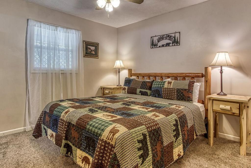 River Song, Near River, Hot Tub, Foosball, Wifi 1089 Free Tickets Each Paid Day, Dollywood And More Sevierville Kültér fotó